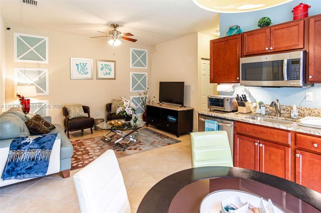 125 SE 36th Place, Homestead, FL 33033