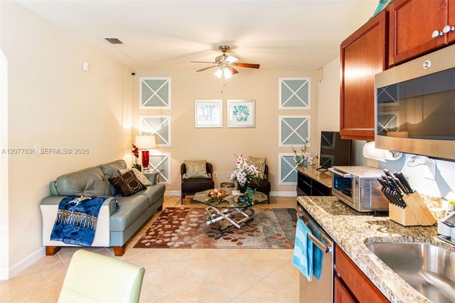 125 SE 36th Place, Homestead, FL 33033