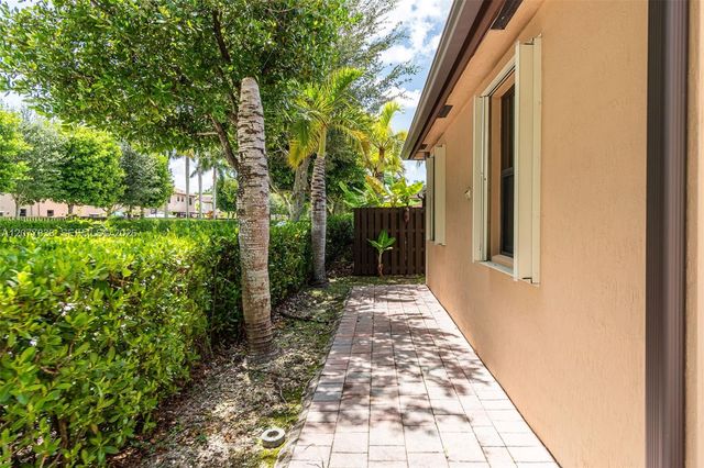 125 SE 36th Place, Homestead, FL 33033