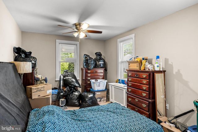 304 S FORKLANDING RD, Maple Shade, NJ 08052