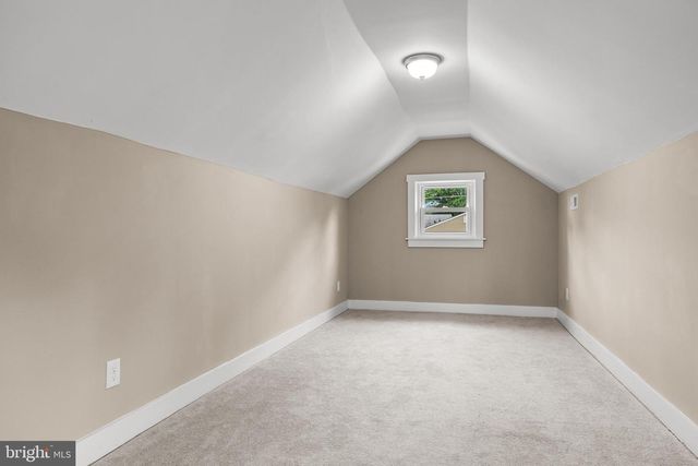 304 S FORKLANDING RD, Maple Shade, NJ 08052