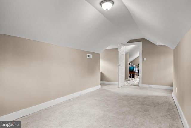 304 S FORKLANDING RD, Maple Shade, NJ 08052