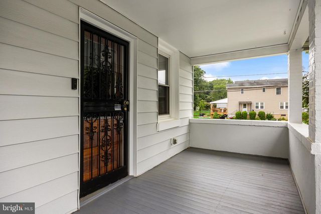 304 S FORKLANDING RD, Maple Shade, NJ 08052
