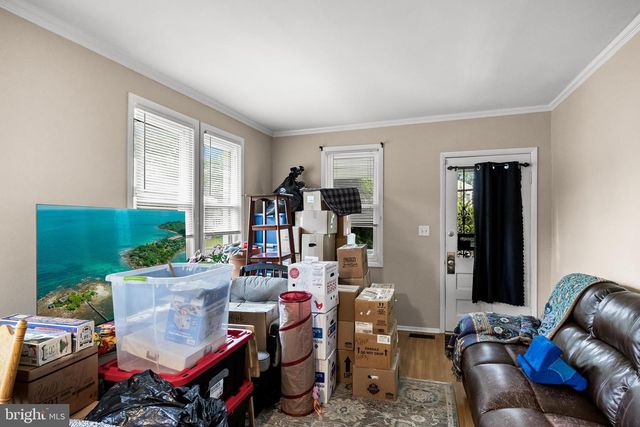 304 S FORKLANDING RD, Maple Shade, NJ 08052