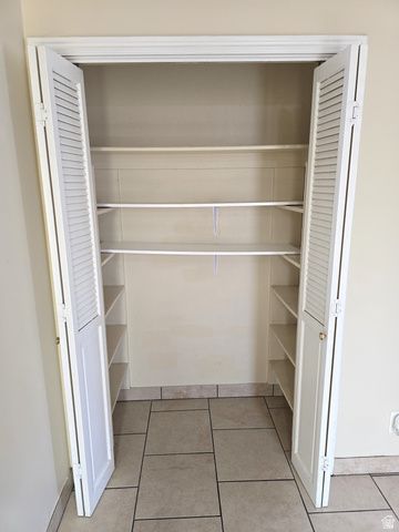 2384 S DERBY ST, West Valley City, UT 84119