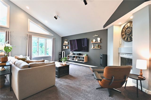 7348 S Raccoon Road, Canfield, OH 44406