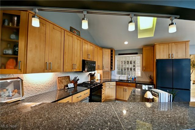 7348 S Raccoon Road, Canfield, OH 44406