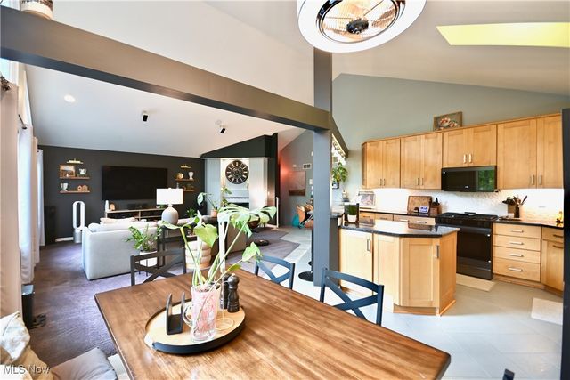 7348 S Raccoon Road, Canfield, OH 44406