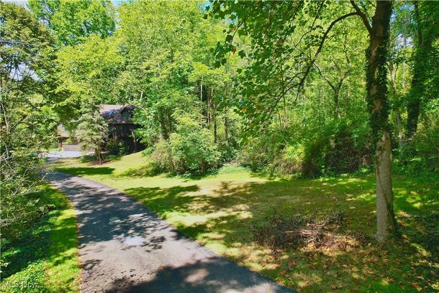 7348 S Raccoon Road, Canfield, OH 44406