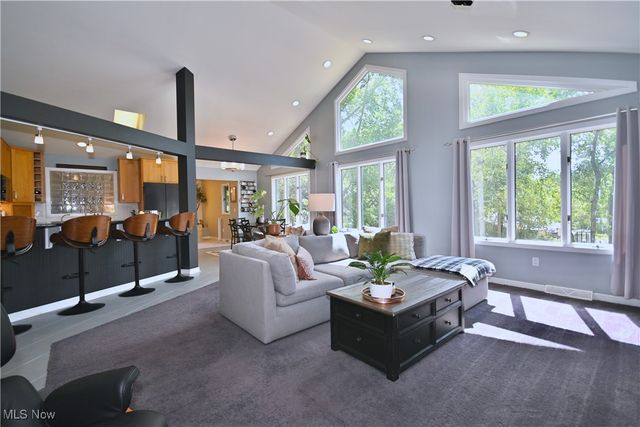 7348 S Raccoon Road, Canfield, OH 44406