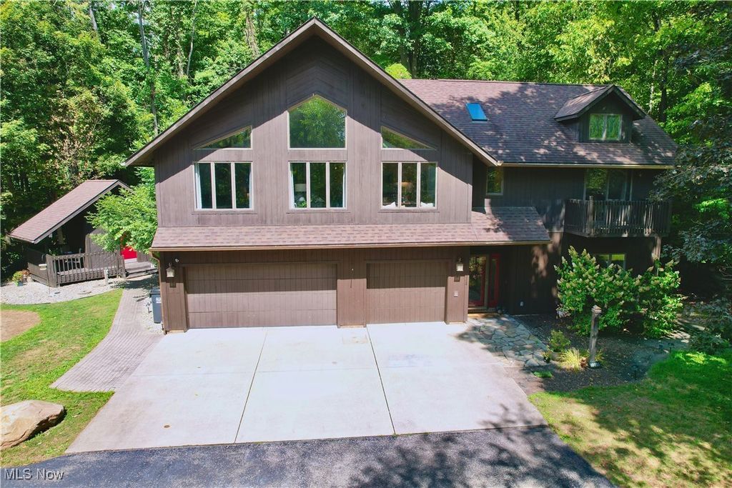 7348 S Raccoon Road, Canfield, OH 44406