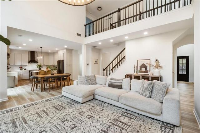 255 Fieldstone Court, Alpharetta, GA 30009