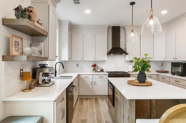 255 Fieldstone Court, Alpharetta, GA 30009