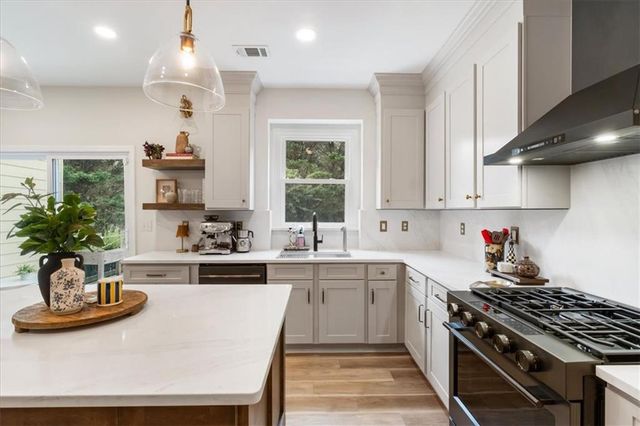 255 Fieldstone Court, Alpharetta, GA 30009