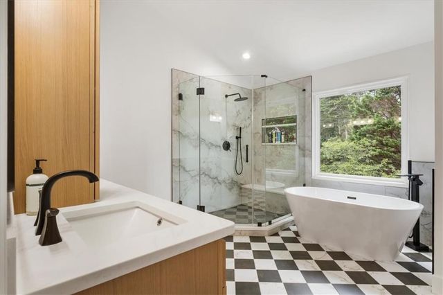 255 Fieldstone Court, Alpharetta, GA 30009