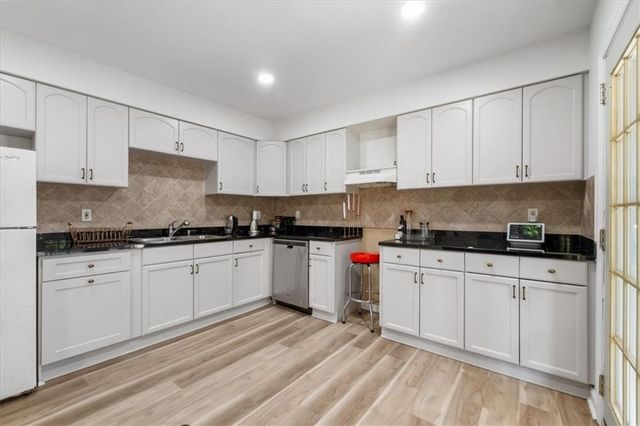 255 Fieldstone Court, Alpharetta, GA 30009