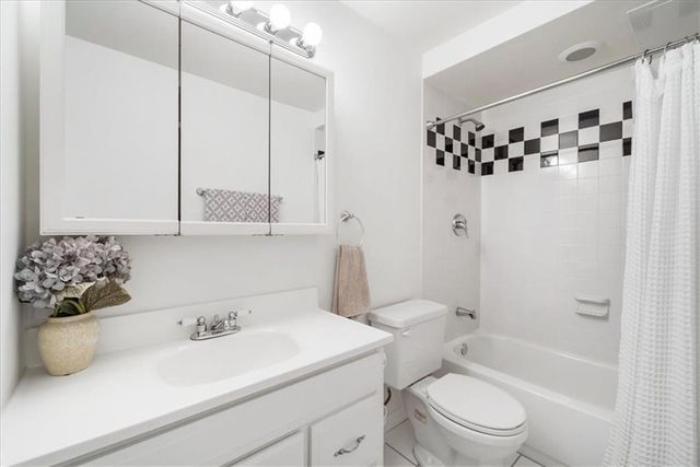 255 Fieldstone Court, Alpharetta, GA 30009