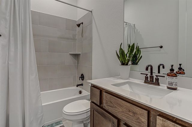 912 Rock Daisy TRL, Hutto, TX 78634