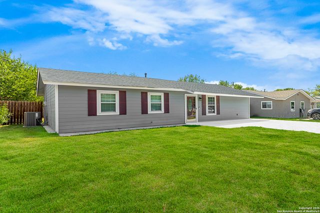 2311 N Camp, Seguin, TX 78155