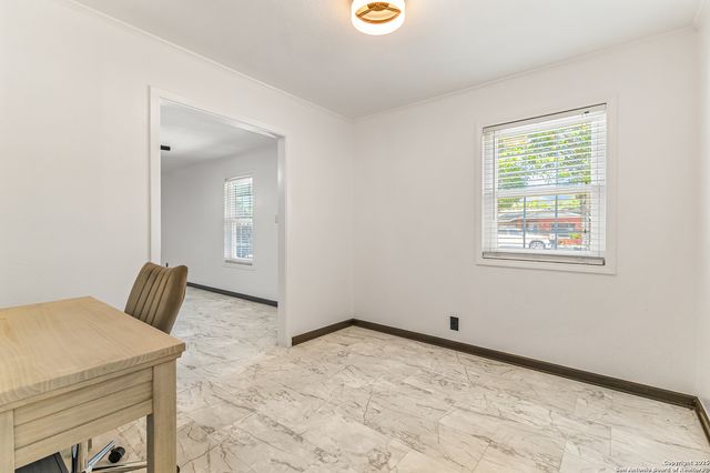 2311 N Camp, Seguin, TX 78155