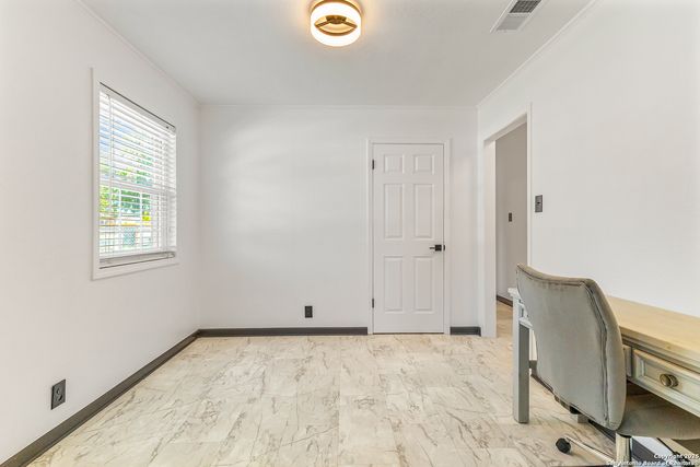 2311 N Camp, Seguin, TX 78155