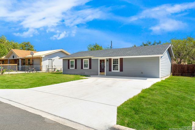 2311 N Camp, Seguin, TX 78155