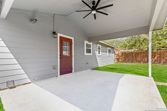 2311 N Camp, Seguin, TX 78155