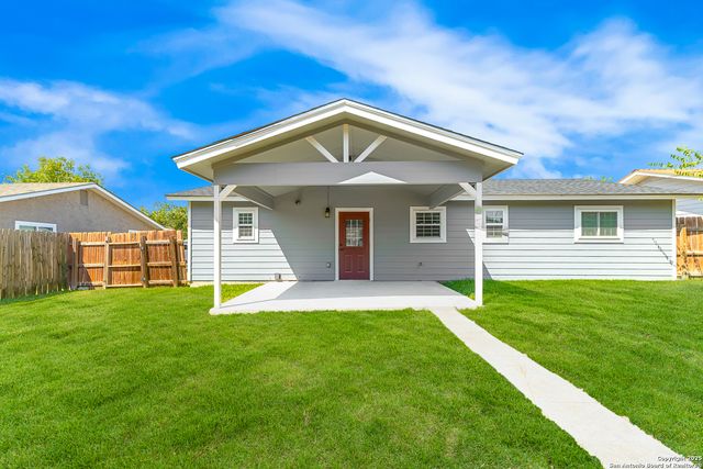 2311 N Camp, Seguin, TX 78155