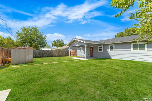 2311 N Camp, Seguin, TX 78155