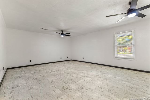 2311 N Camp, Seguin, TX 78155