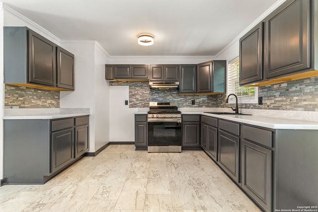 2311 N Camp, Seguin, TX 78155