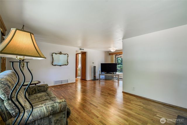 20612 14th Avenue S, Seatac, WA 98198