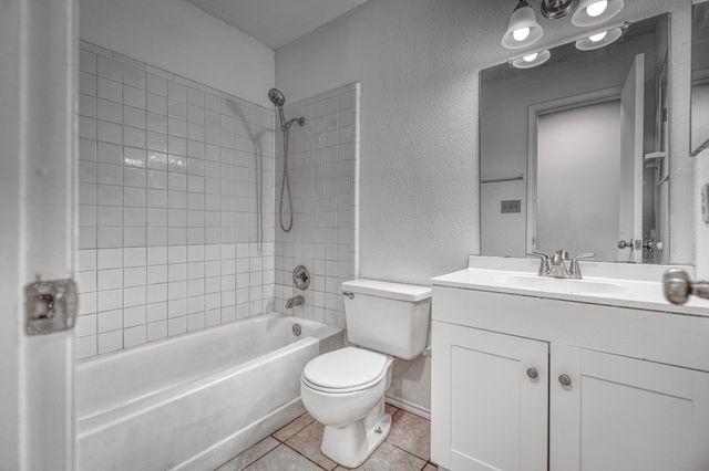 6208 Big Springs Drive, Arlington, TX 76001