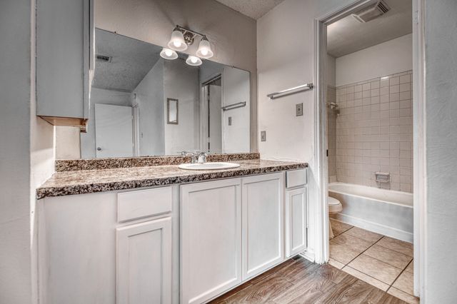 6208 Big Springs Drive, Arlington, TX 76001