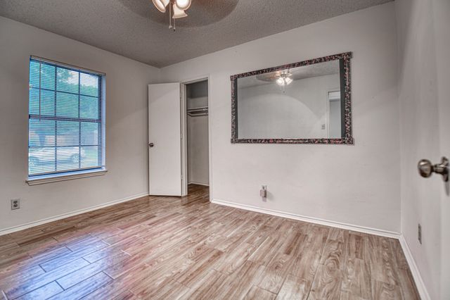 6208 Big Springs Drive, Arlington, TX 76001