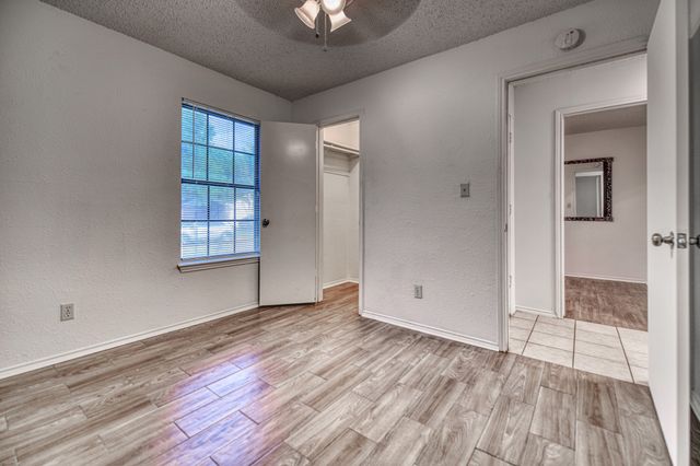 6208 Big Springs Drive, Arlington, TX 76001