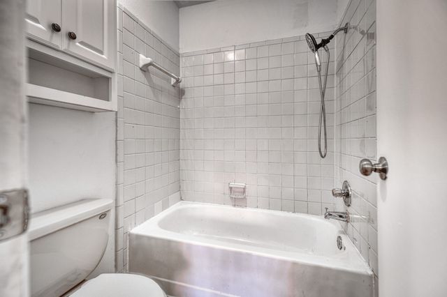 6208 Big Springs Drive, Arlington, TX 76001