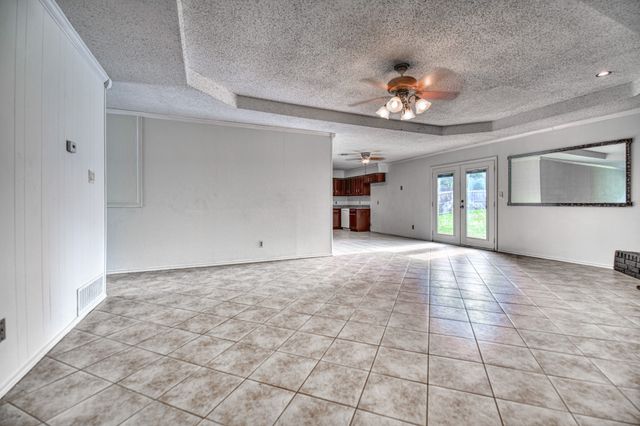 6208 Big Springs Drive, Arlington, TX 76001