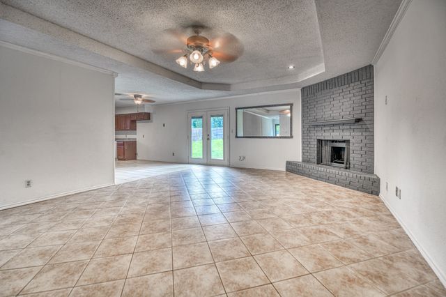 6208 Big Springs Drive, Arlington, TX 76001