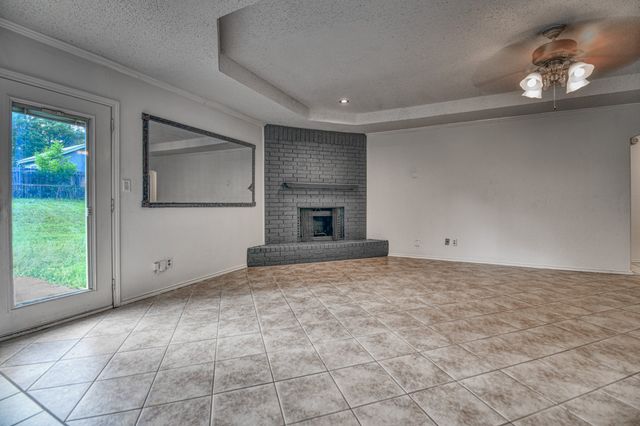 6208 Big Springs Drive, Arlington, TX 76001