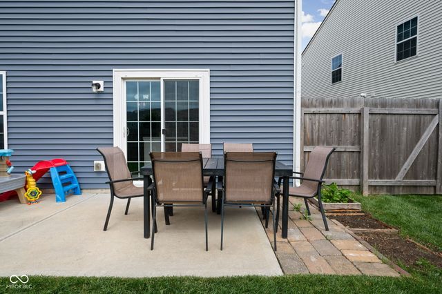 5319 Maywood Drive, Whitestown, IN 46075