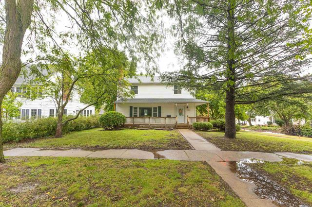 1122 Franklin Street, Cedar Falls, IA 50613