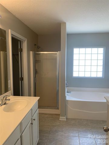 7629 Lady Liberty Lane, Charlotte, NC 28217