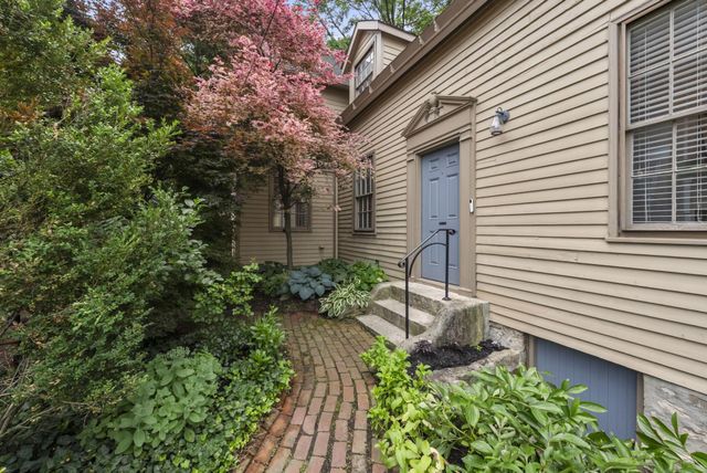 43 E Beck Street, Columbus, OH 43215