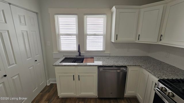 1004 Dixon Ave, Louisville, KY 40217