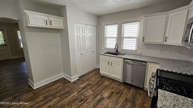 1004 Dixon Ave, Louisville, KY 40217