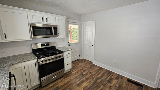 1004 Dixon Ave, Louisville, KY 40217