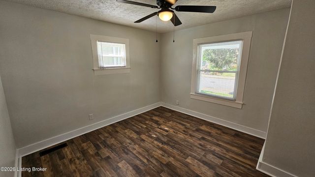 1004 Dixon Ave, Louisville, KY 40217
