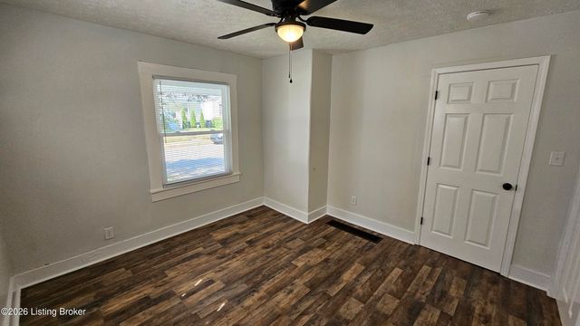 1004 Dixon Ave, Louisville, KY 40217