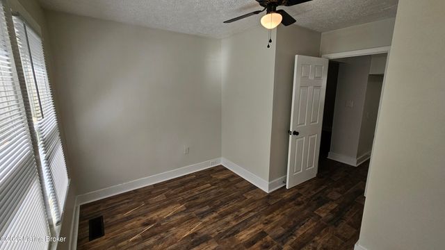 1004 Dixon Ave, Louisville, KY 40217